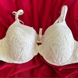 Victoria’s Secret Body by Victoria Bra